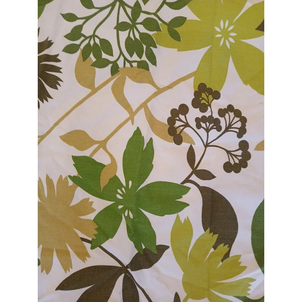 Crate And Barrel Decorative Greenery Tablecloth 6.10 By 4.8‎ Feet